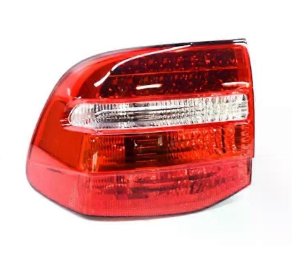 چراغ خطر عقب پورشه کاین