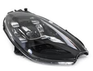 چراغ جلو (چپ) پورشه ماکان