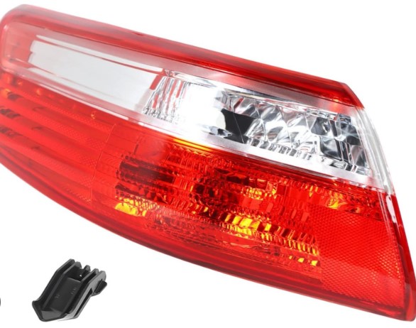 خطر گلگیر سمت راست تویوتا کمری 2007 8155006050