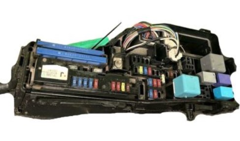 یونیت جعبه فیوز کمری 8273006040